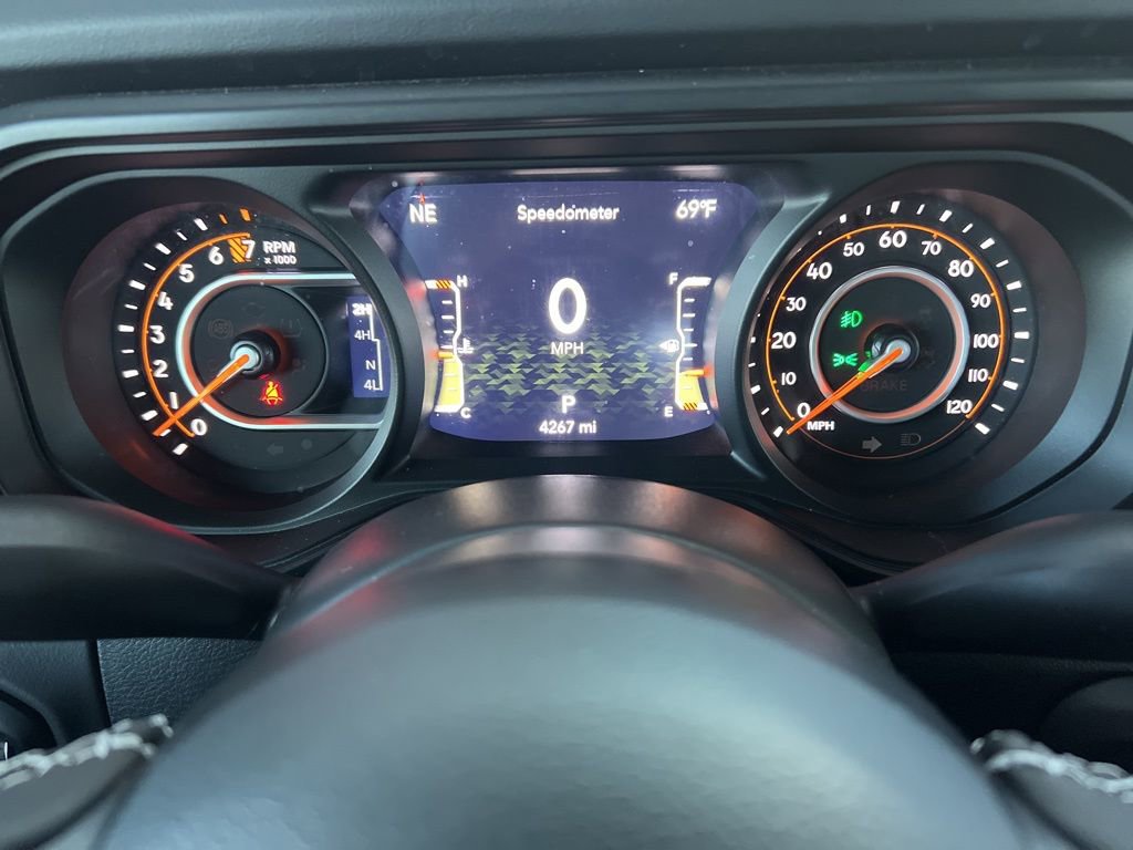 Used 2025 Jeep Gladiator Rubicon w/ Convenience Group image 23