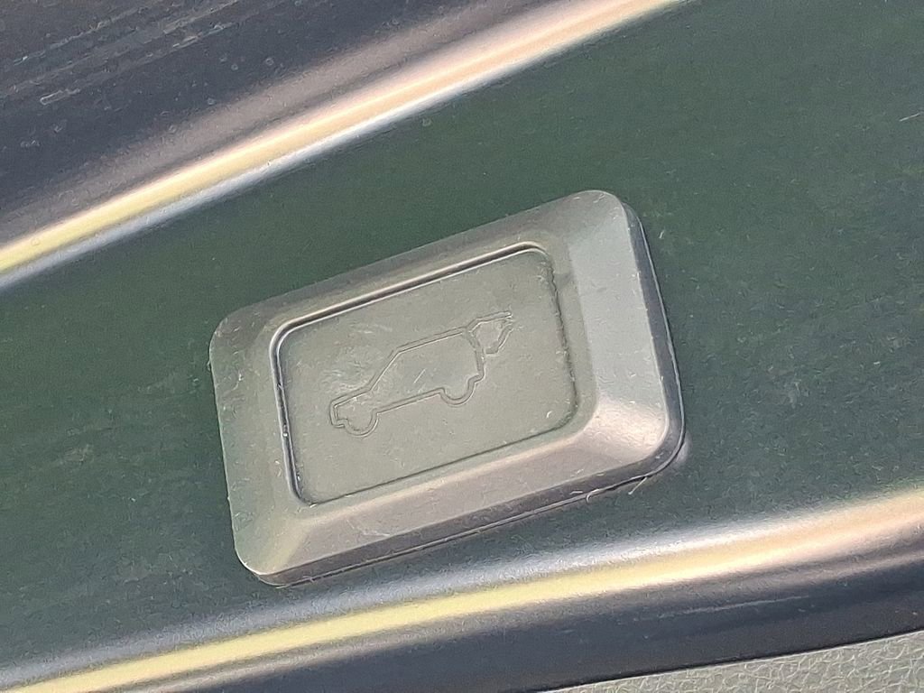 Used 2019 Toyota RAV4 Limited image 27
