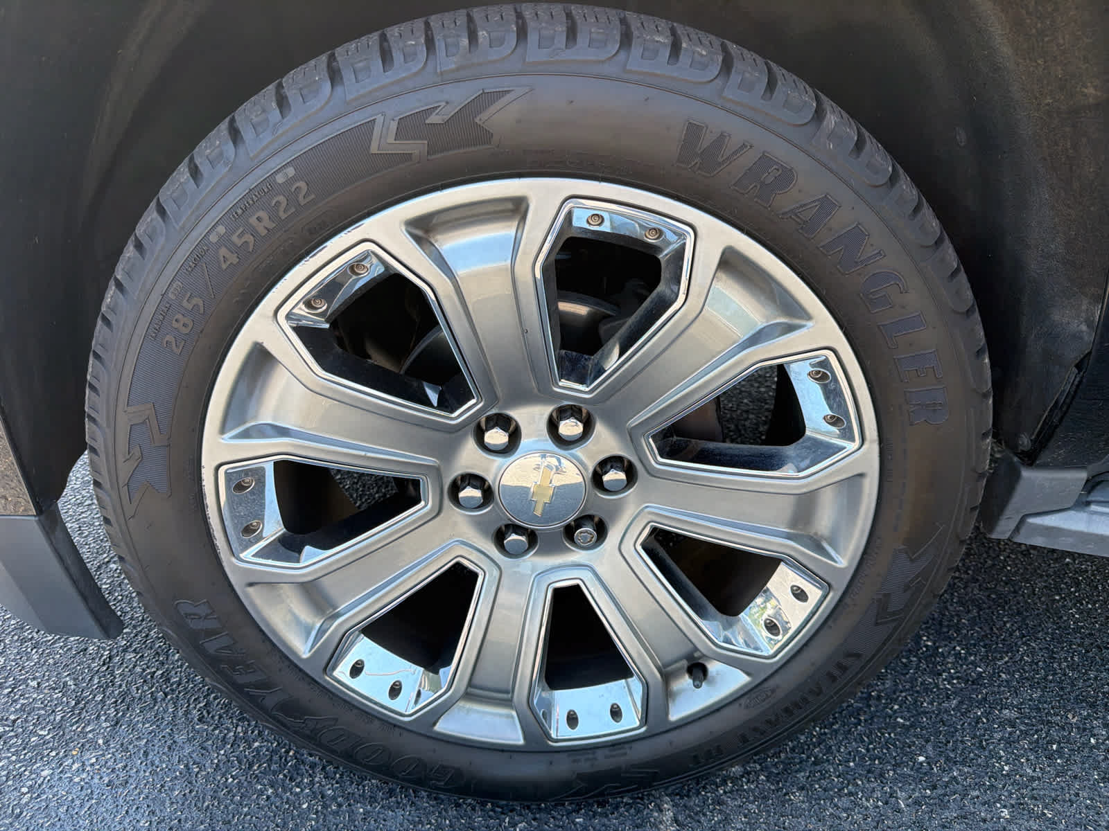 Used 2017 Chevrolet Tahoe LT w/ Luxury Package AWD/4WD image 31
