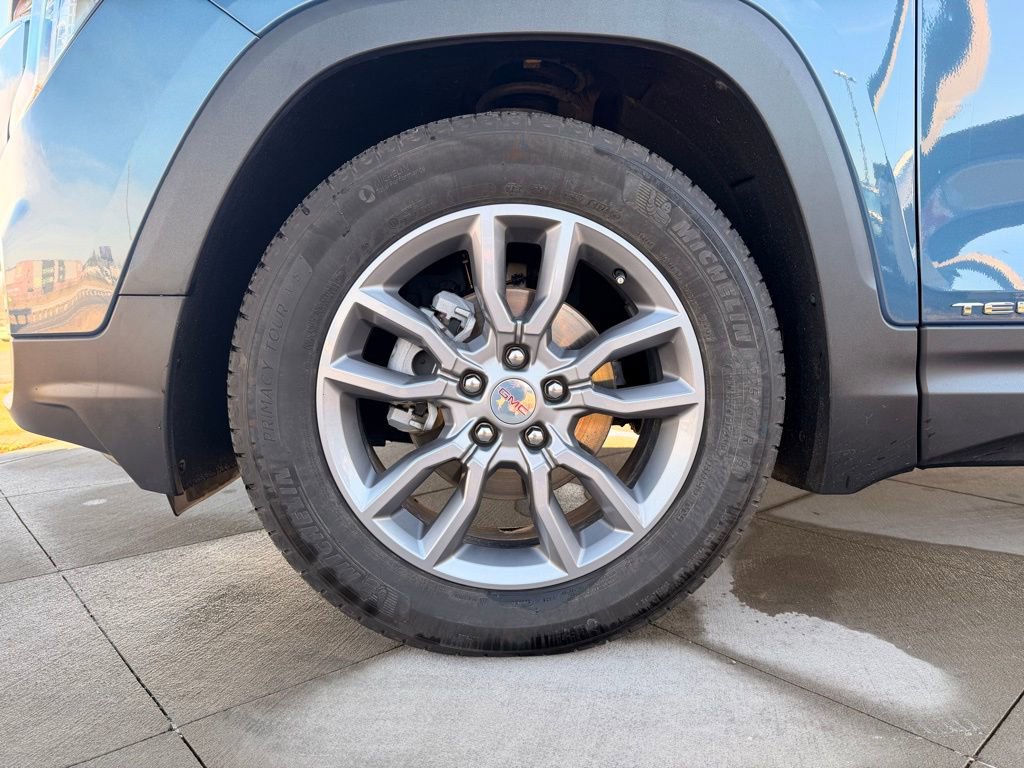 Used 2024 GMC Terrain SLT image 8