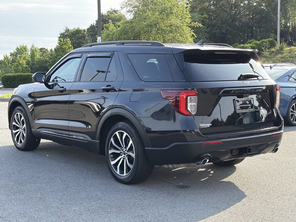 Used 2024 Ford Explorer ST-Line w/ Class IV Trailer Tow Package RWD image 3
