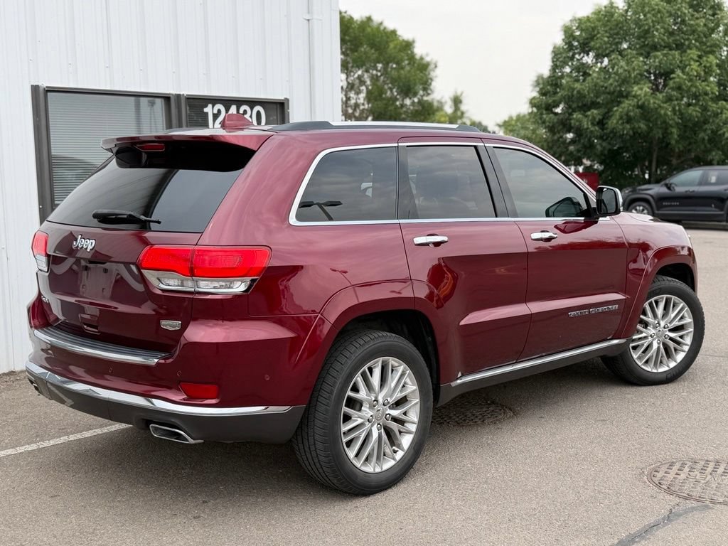 Used 2017 Jeep Grand Cherokee Summit AWD/4WD image 3