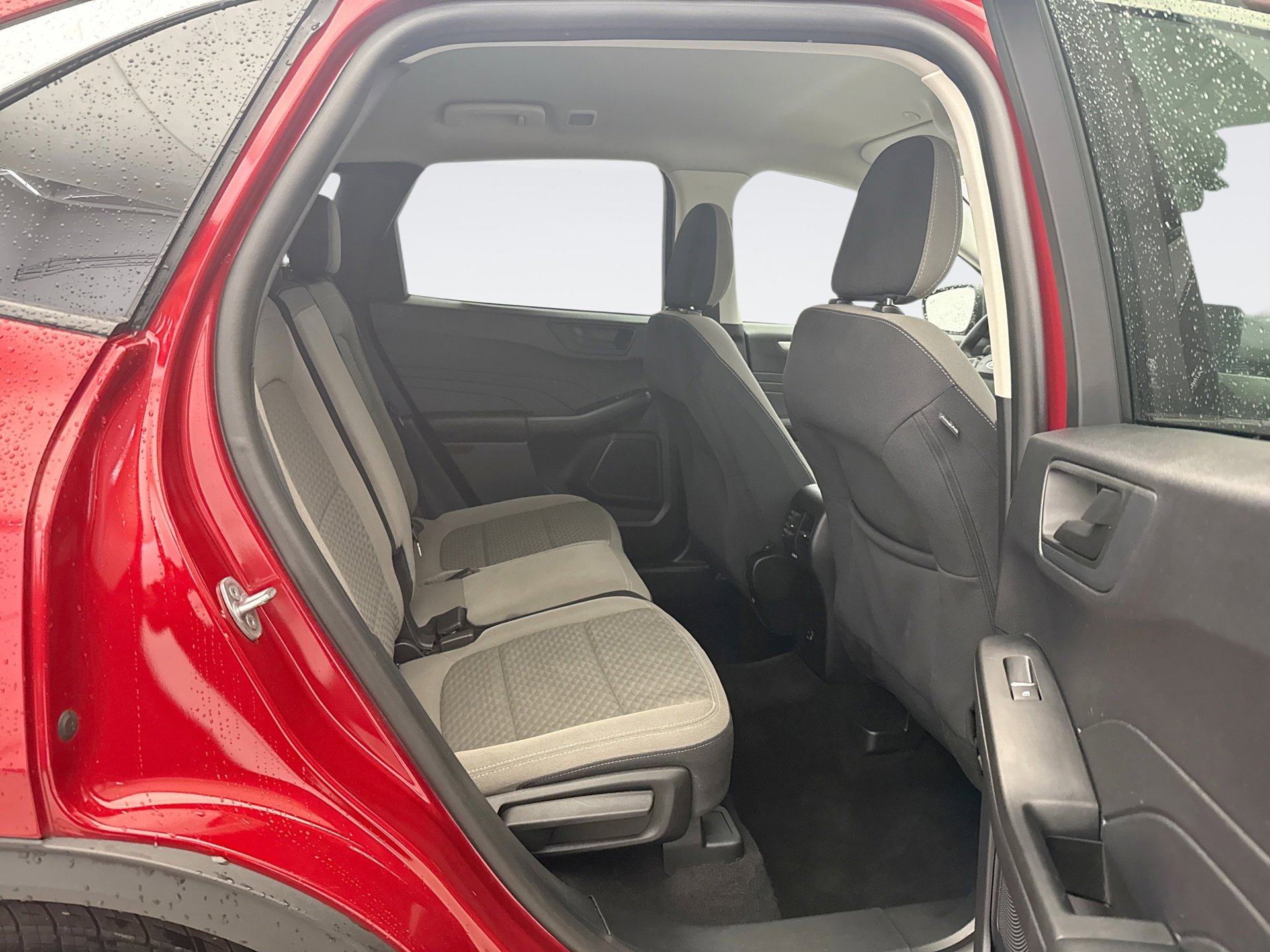 Used 2022 Ford Escape SE w/ Cold Weather Package image 17