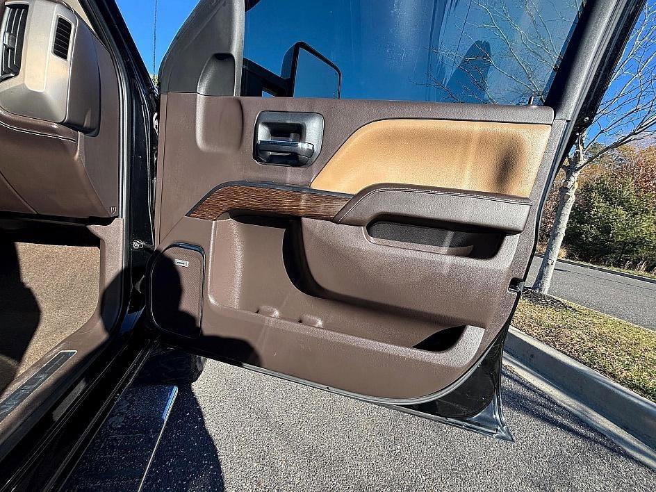 Used 2017 GMC Sierra 1500 Denali AWD/4WD image 30
