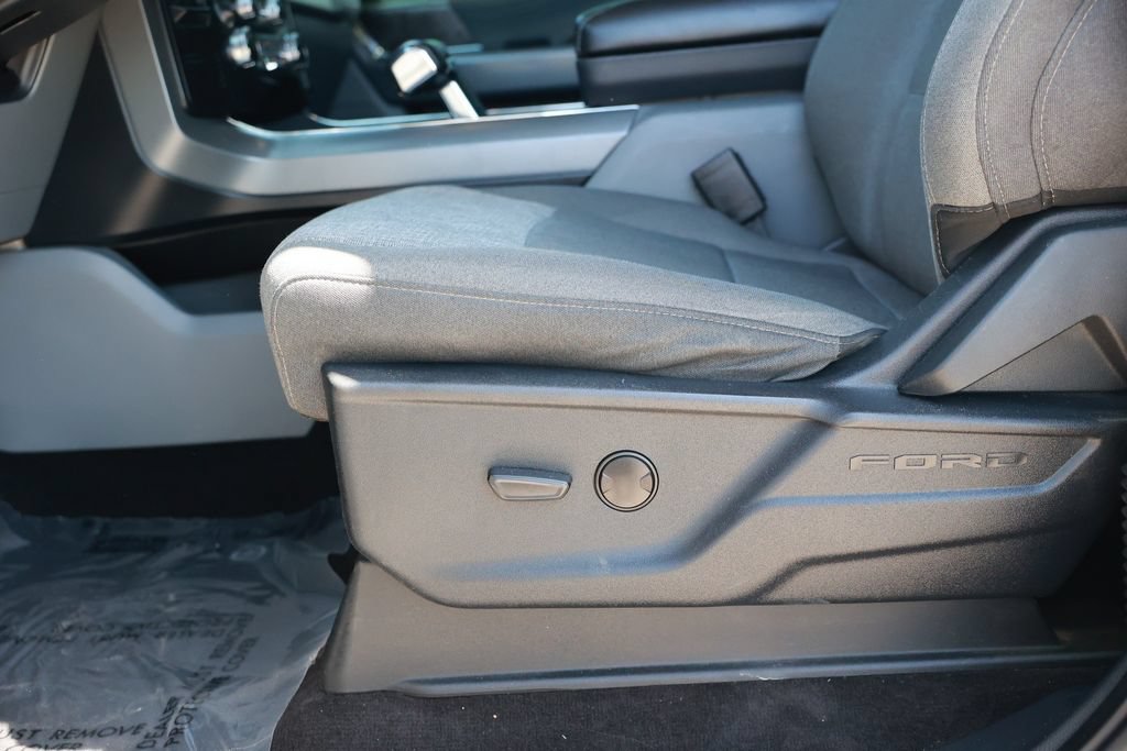 Used 2022 Ford F150 Lightning XLT AWD/4WD image 23