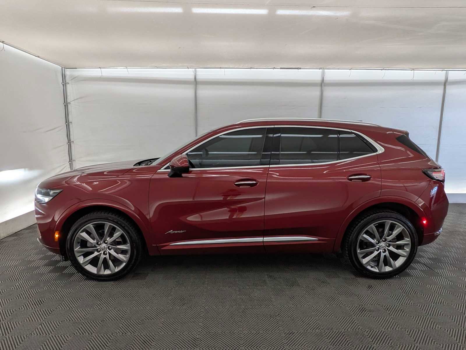 Used 2022 Buick Envision Avenir w/ Technology Package II image 3