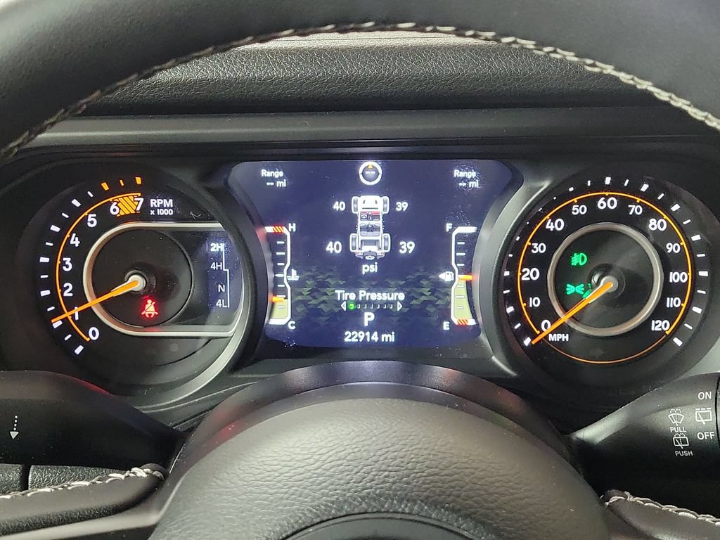 Used 2025 Jeep Wrangler Unlimited Sport AWD/4WD image 17