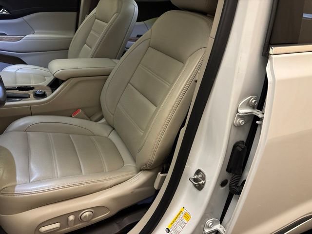 Used 2019 GMC Acadia Denali w/ Technology Package AWD/4WD image 12