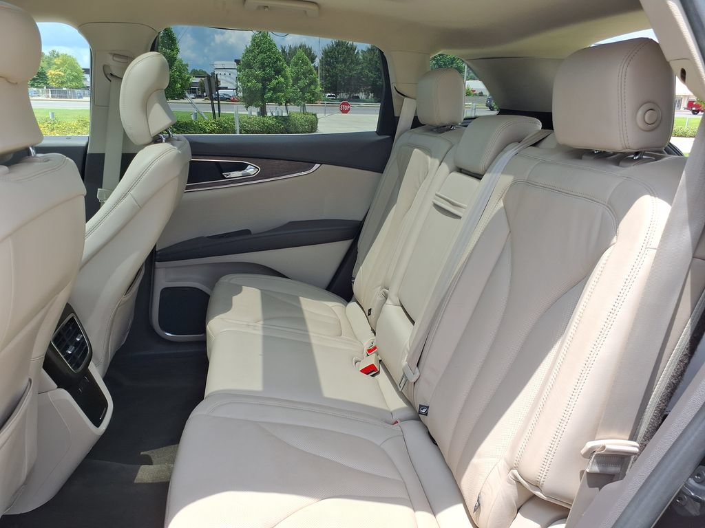 Used 2016 Lincoln MKX Reserve w/ Technology Package FWD image 15