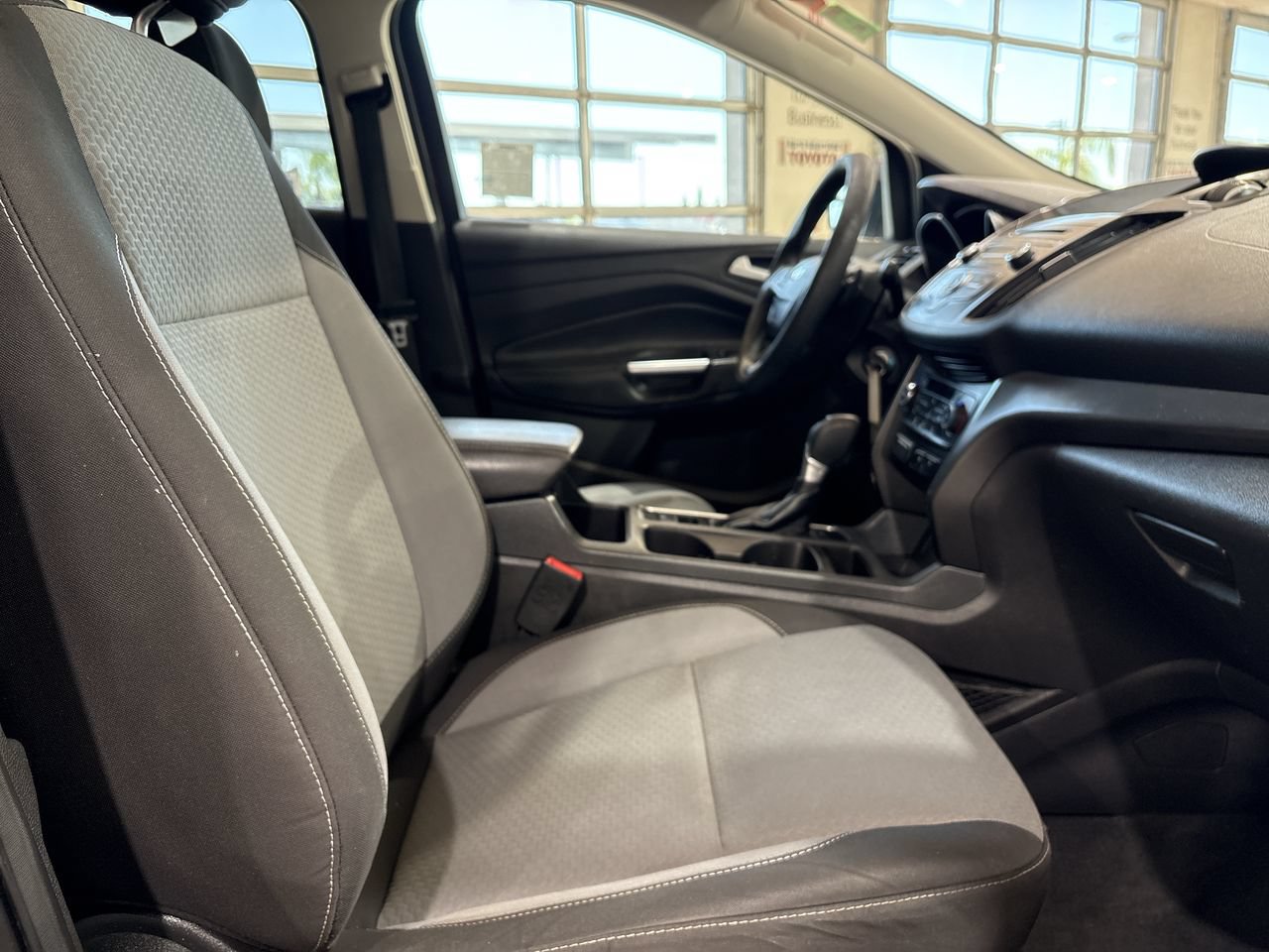 Used 2017 Ford Escape SE FWD image 23