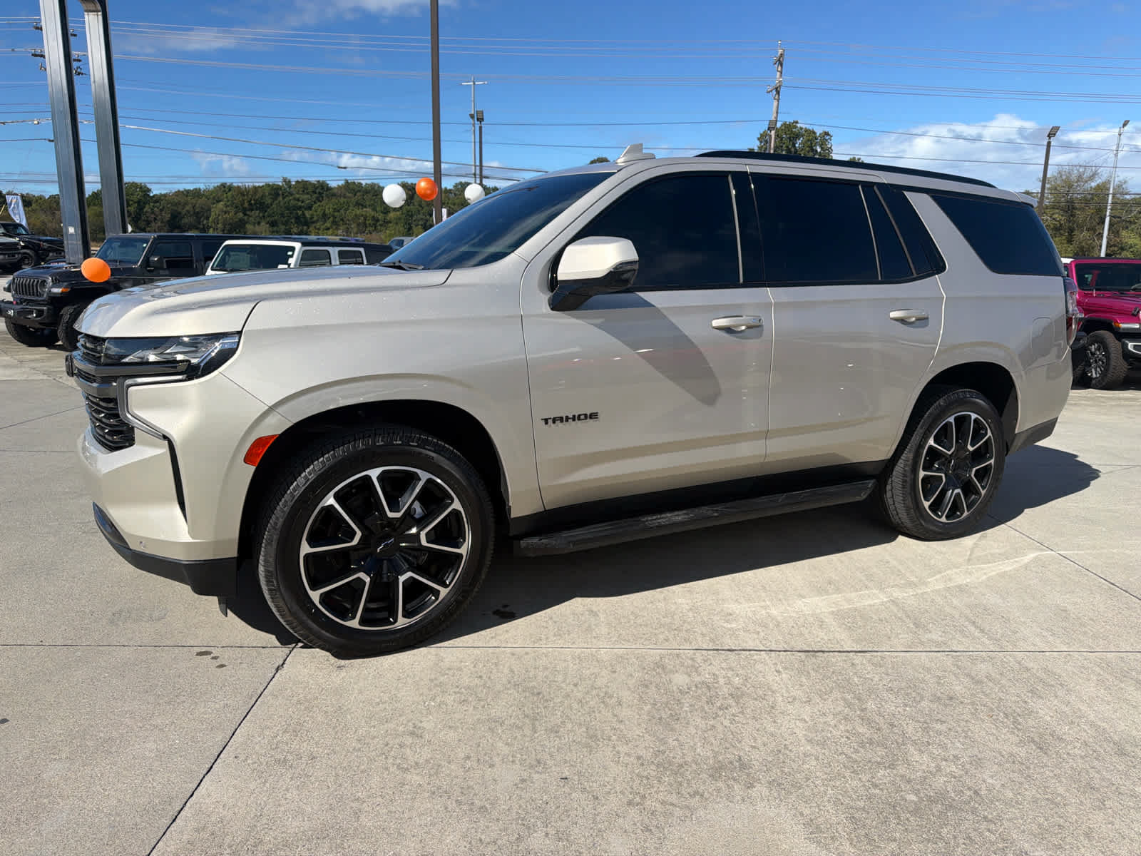 Used 2022 Chevrolet Tahoe RST w/ Sport Performance Package AWD/4WD image 2