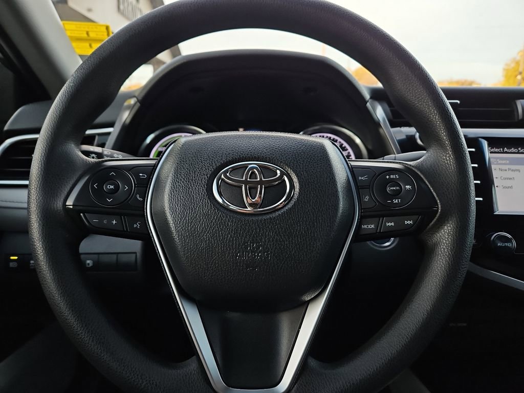 Used 2018 Toyota Camry LE image 24