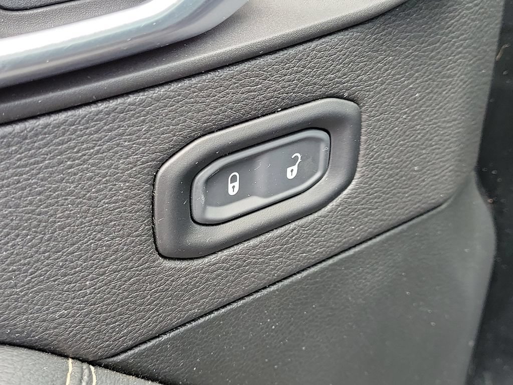 Used 2020 Jeep Gladiator Overland AWD/4WD image 18