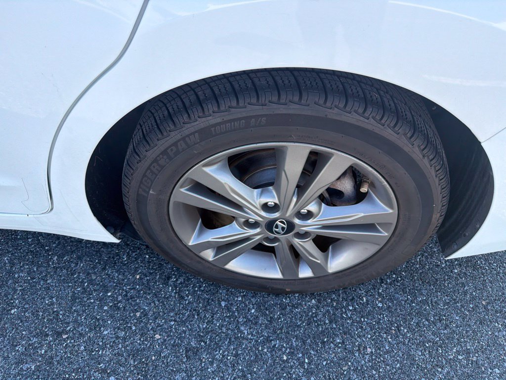 Used 2018 Hyundai Elantra SEL FWD image 13