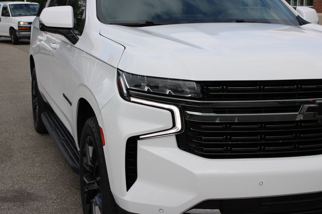 Used 2022 Chevrolet Suburban RST w/ Luxury Package AWD/4WD image 5