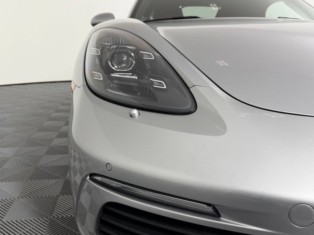 Certified 2025 Porsche 718 Boxster S RWD image 9
