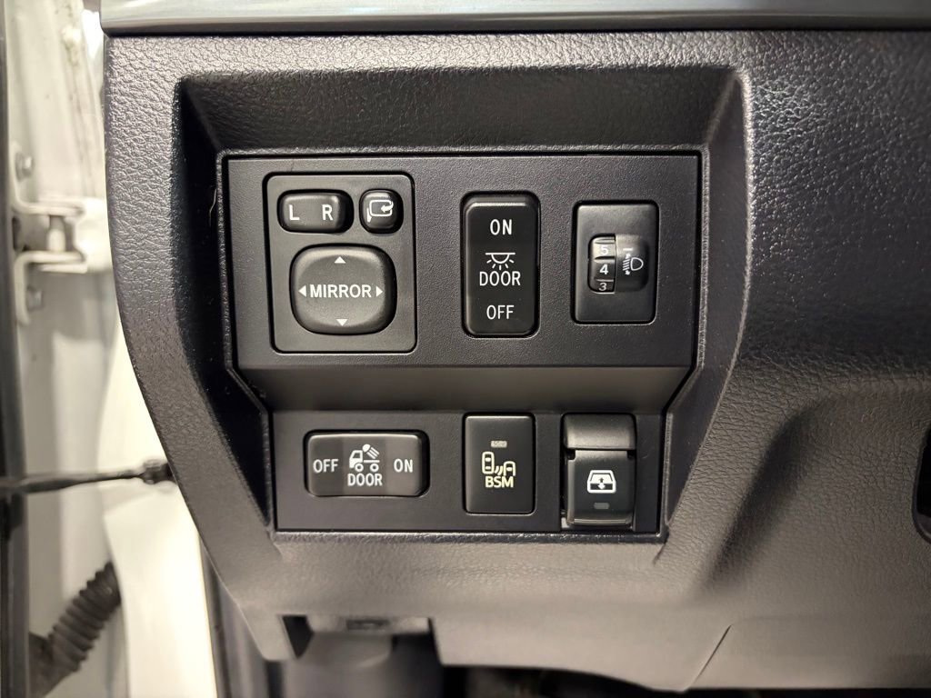 Used 2017 Toyota Tundra Platinum image 14