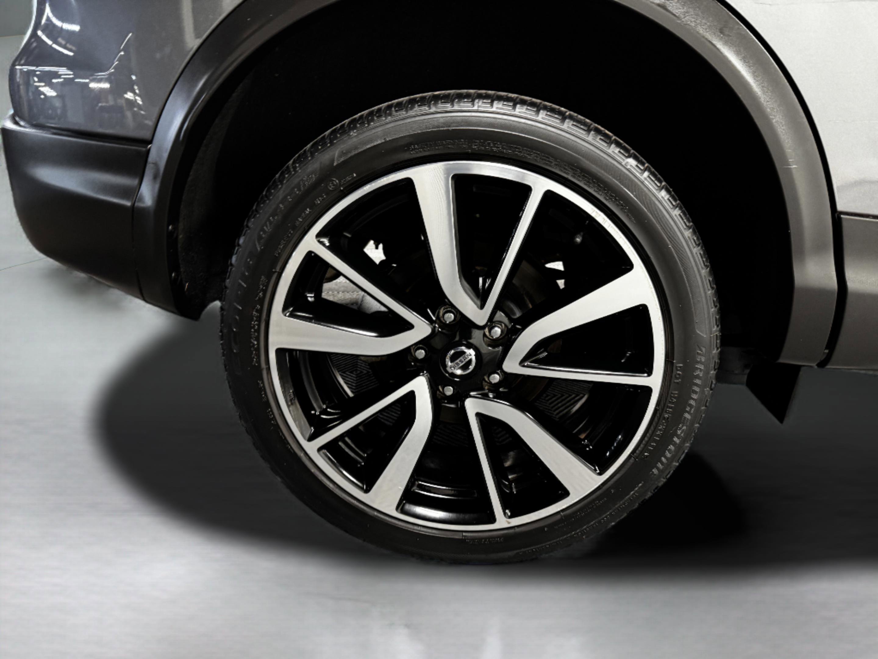 Used 2018 Nissan Rogue Sport SL w/ SL Premium Package image 48