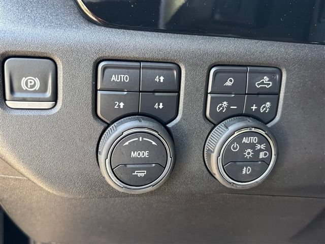 Used 2025 Chevrolet Silverado 1500 High Country w/ Z71 Off-Road Package AWD/4WD image 22
