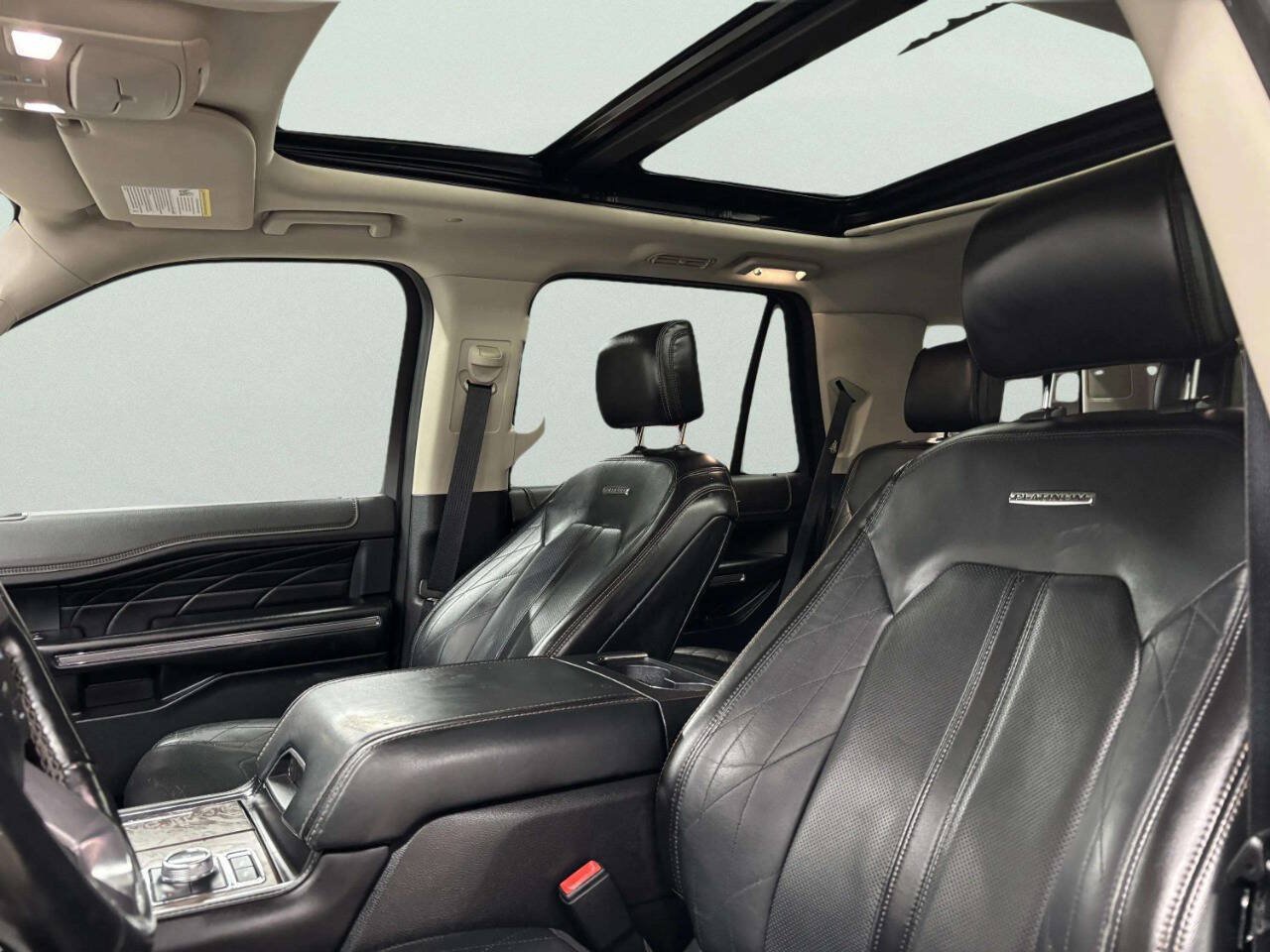 Used 2019 Ford Expedition Platinum AWD/4WD image 17