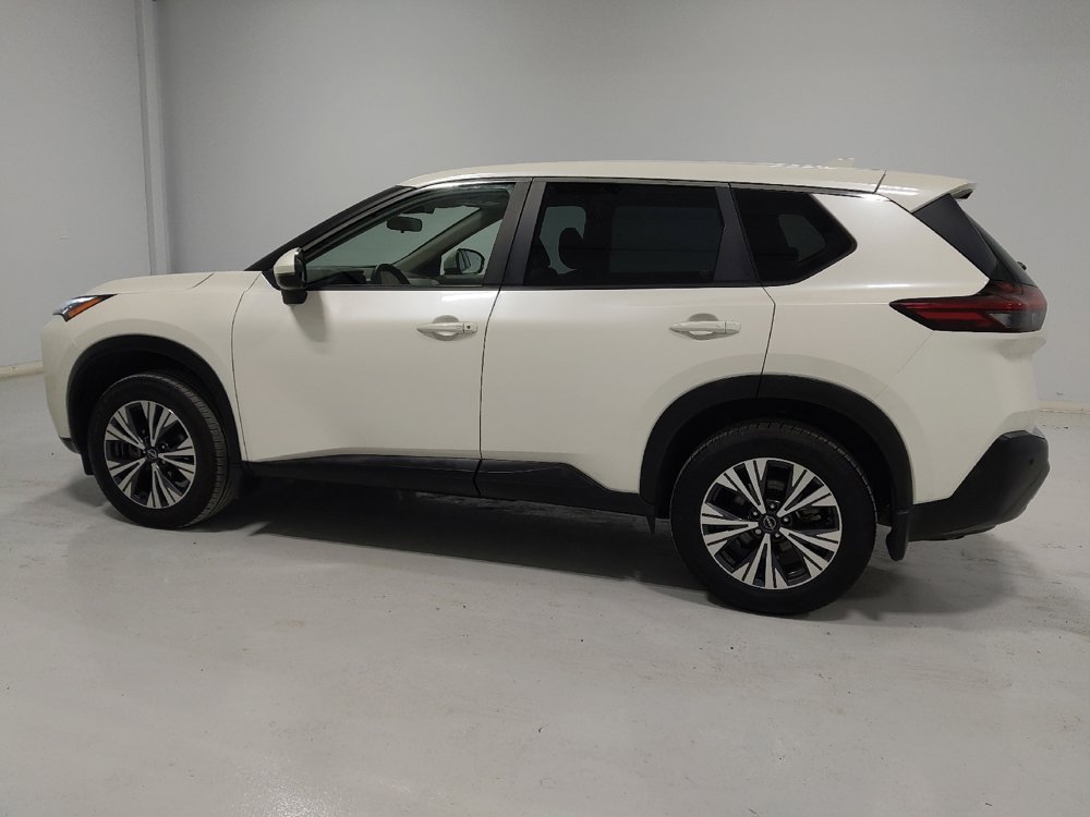 Used 2023 Nissan Rogue SV image 3