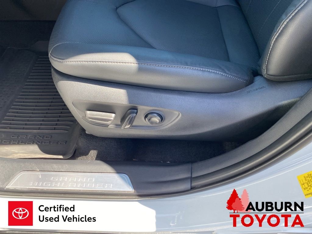 Certified 2025 Toyota Grand Highlander AWD image 39