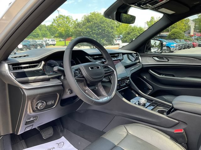 Used 2023 Jeep Grand Cherokee L Overland RWD image 15