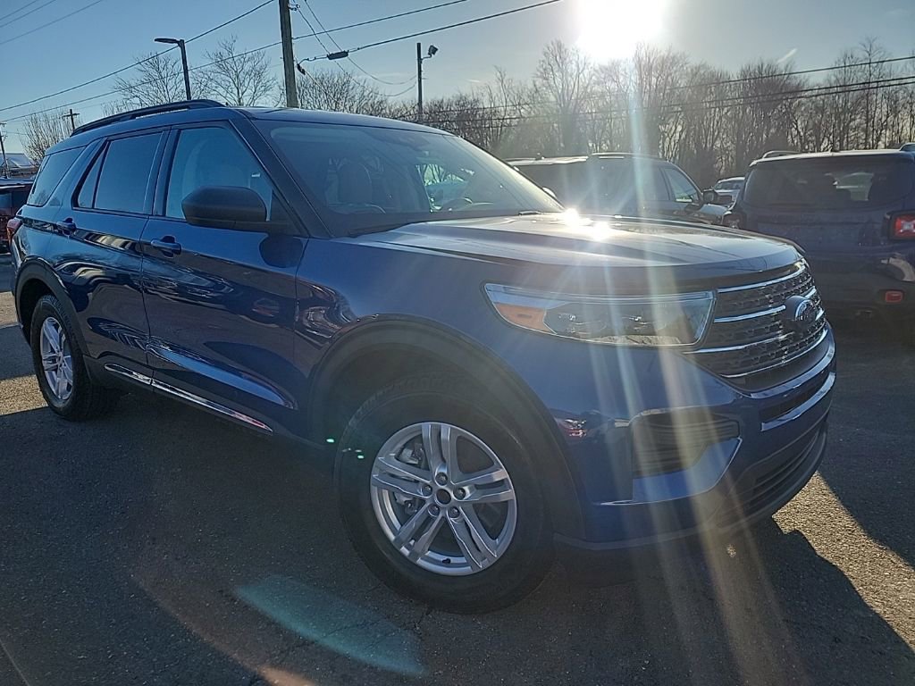 Certified 2023 Ford Explorer XLT w/ Class IV Trailer Tow Package image 2