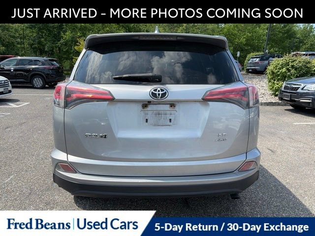 Used 2018 Toyota RAV4 LE w/ All Weather Liner Package AWD/4WD image 7