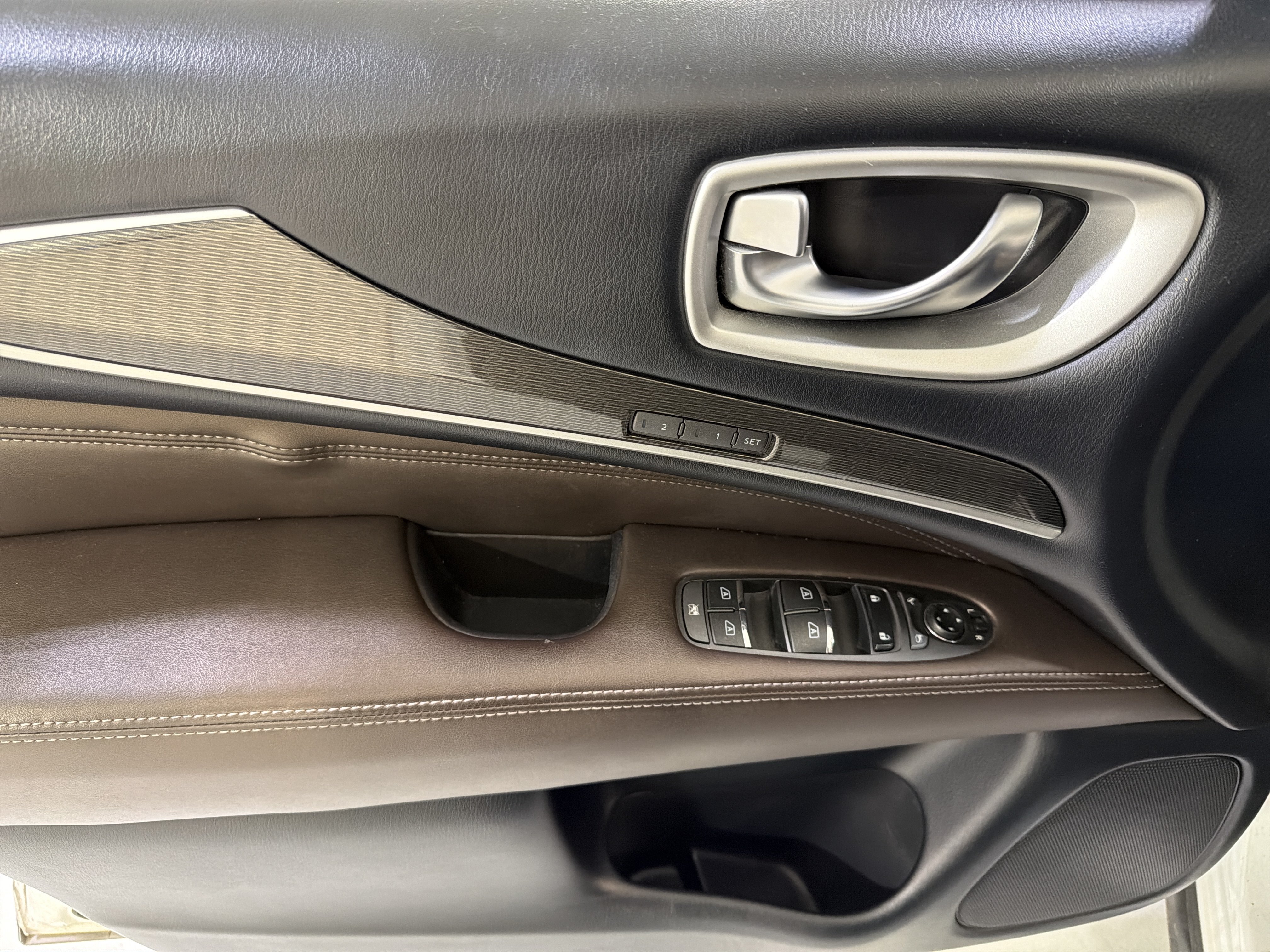 Used 2020 INFINITI QX60 Luxe w/ Essential Package FWD image 16