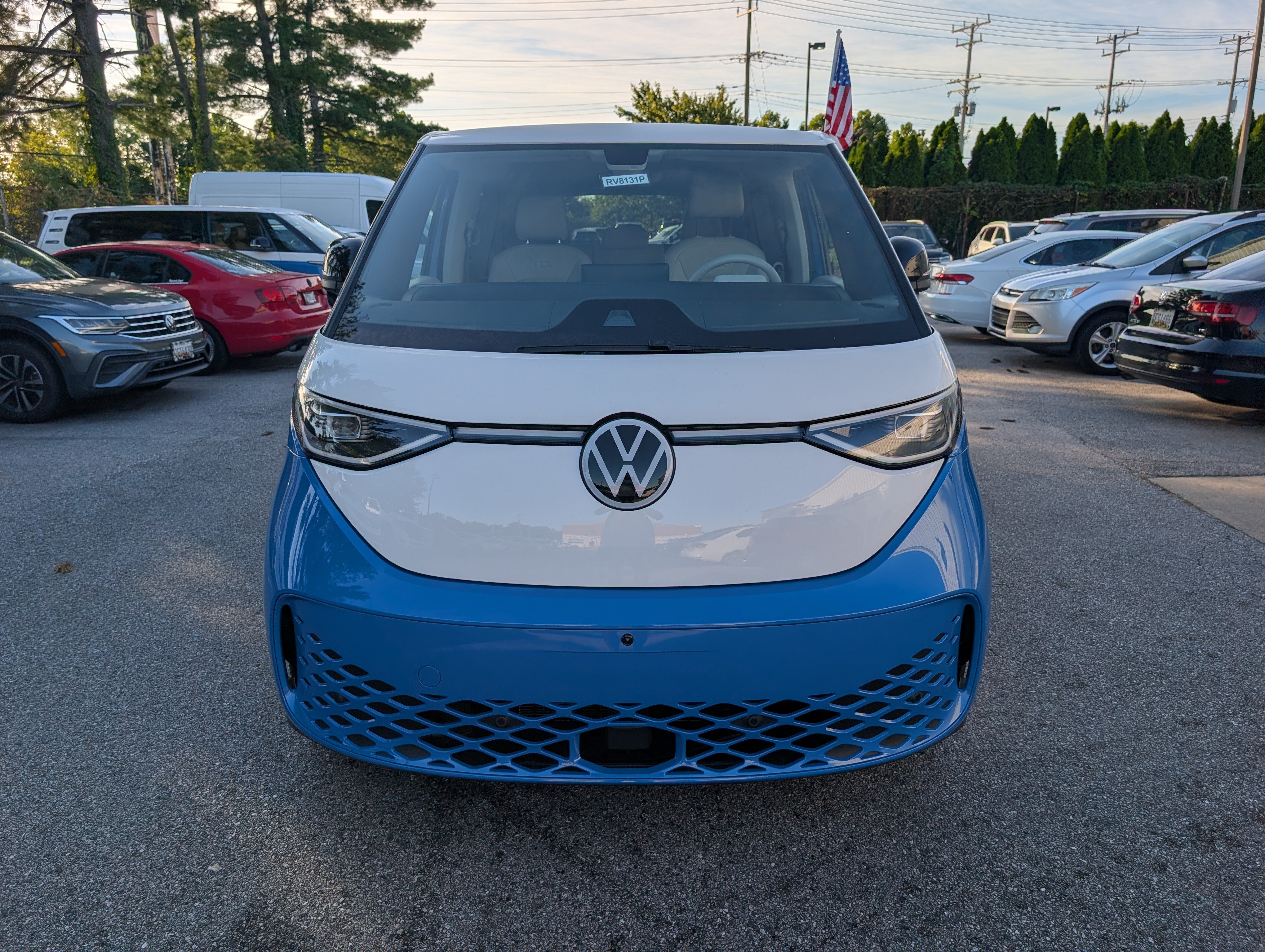 Used 2025 Volkswagen ID. Buzz 1st Edition RWD image 8