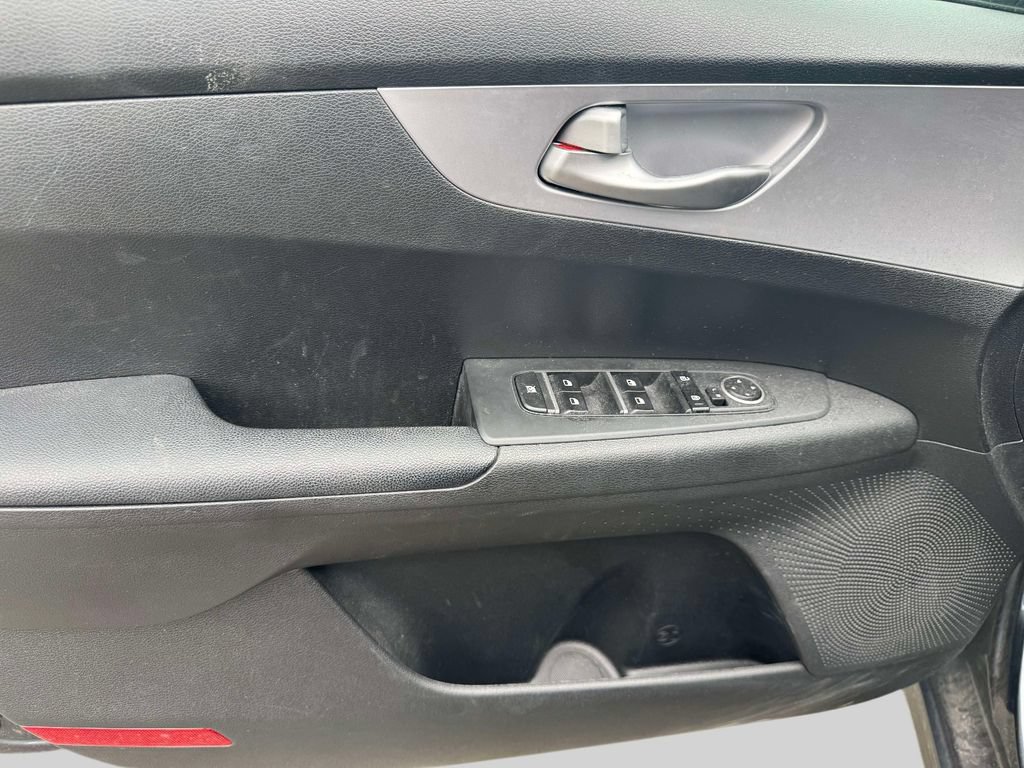 Used 2023 Kia Forte LXS w/ LXS Technology Package FWD image 14