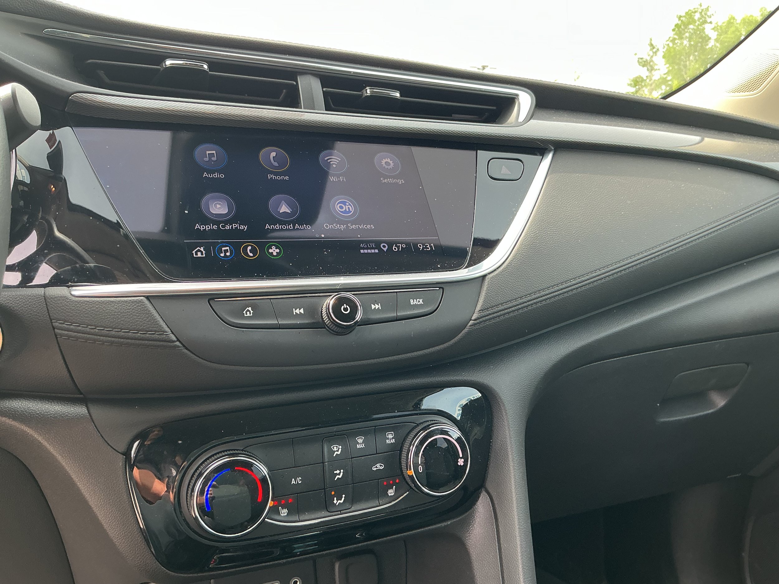 Certified 2022 Buick Encore GX Preferred w/ Cold Weather Comfort Package AWD/4WD image 8