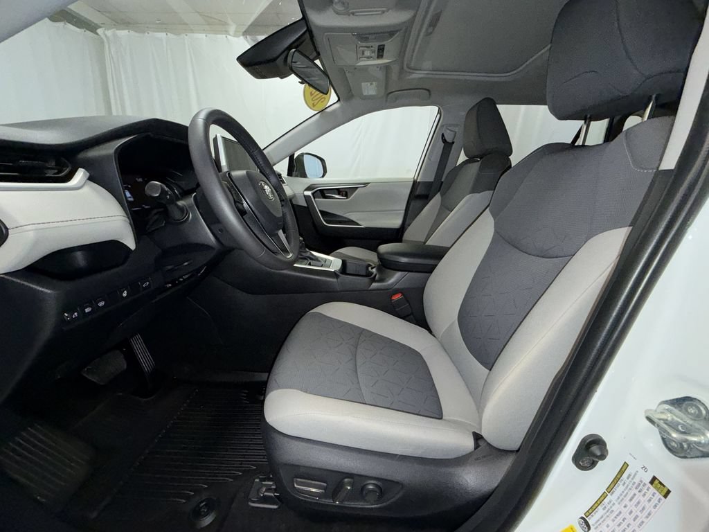 Used 2024 Toyota RAV4 XLE w/ Convenience Package AWD/4WD image 11