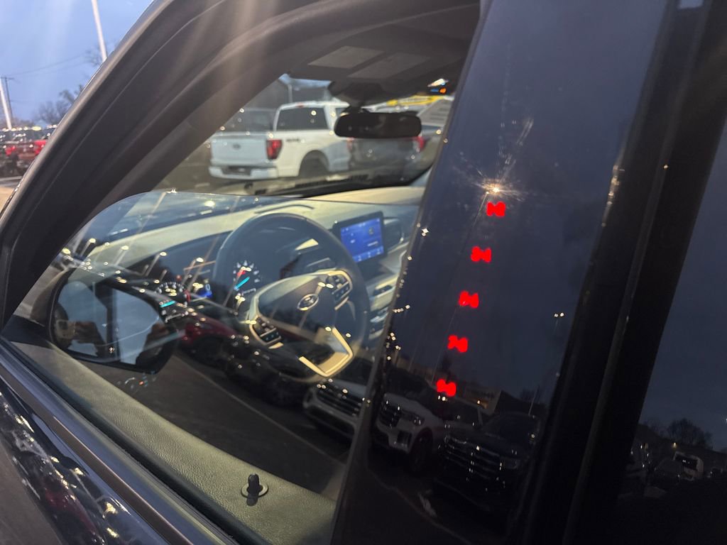 Used 2023 Ford Explorer XLT w/ Equipment Group 202A image 23