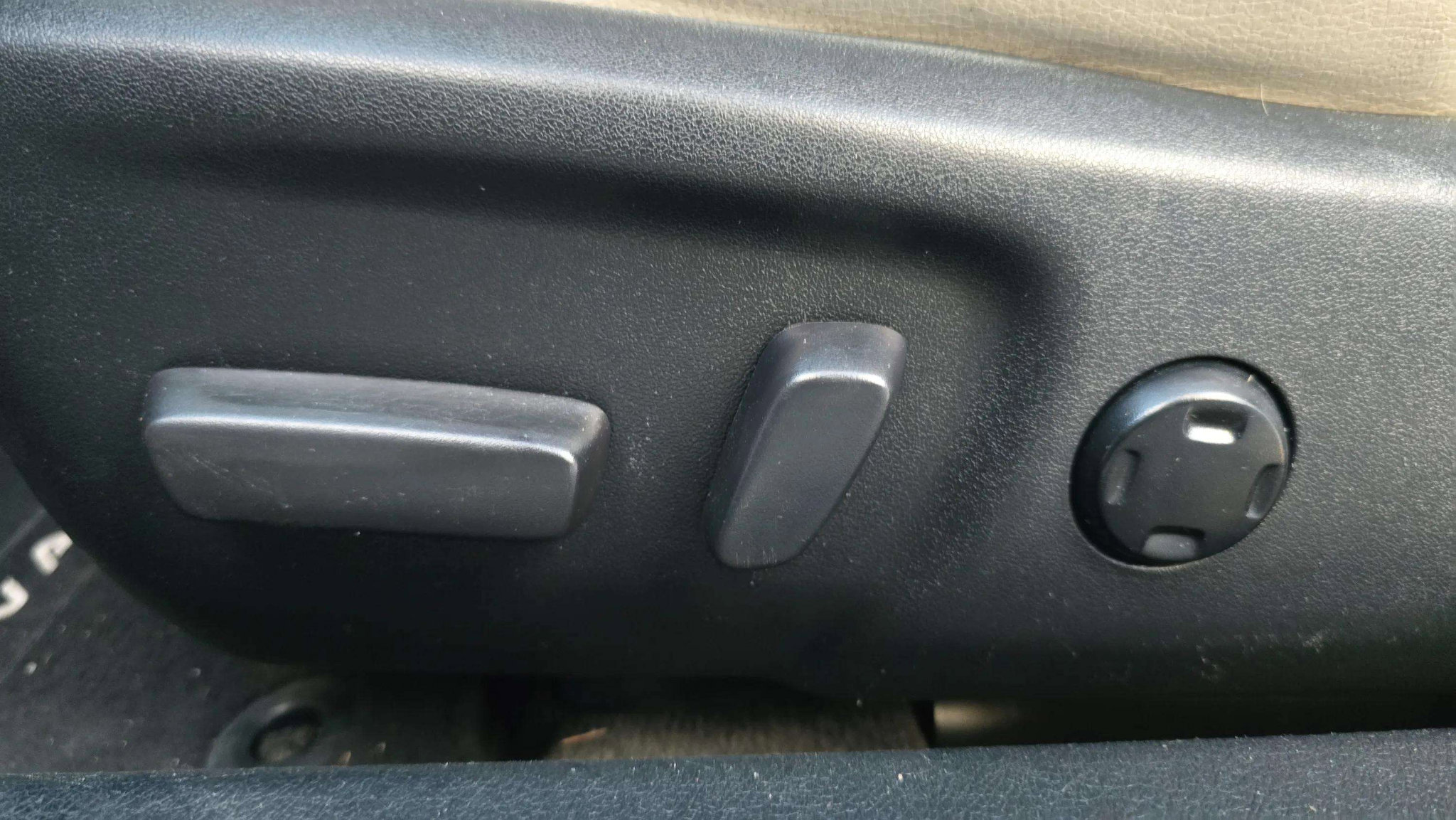 Used 2018 Toyota Avalon XLE Premium image 48