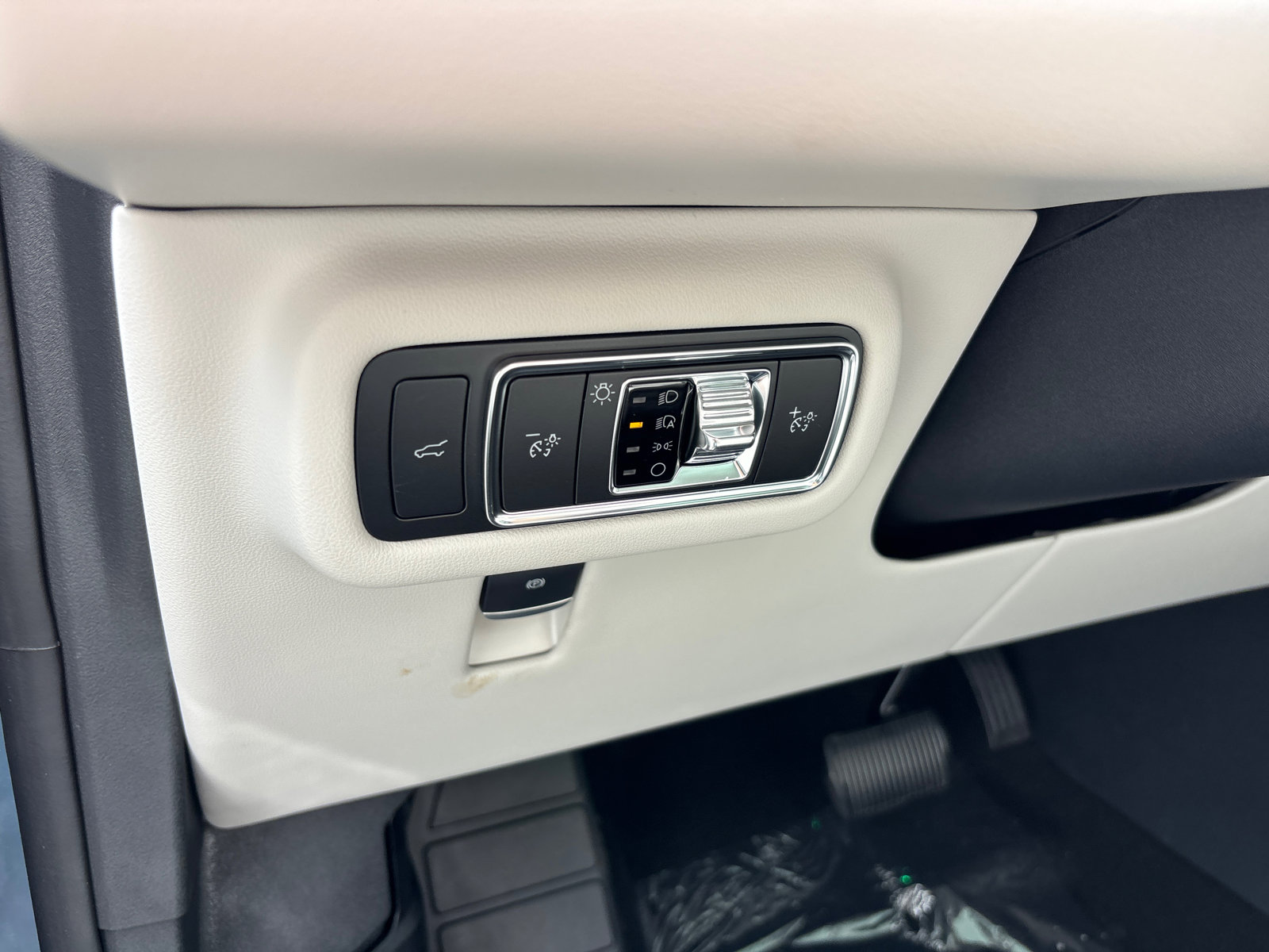 New 2026 Lincoln Nautilus Premier w/ Equipment Group 102A AWD/4WD image 14