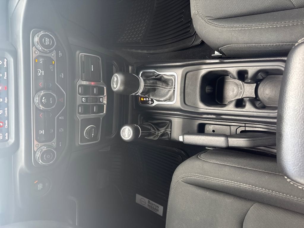 Used 2021 Jeep Wrangler Unlimited Sahara w/ Uconnect 4C Nav & Sound Group image 27