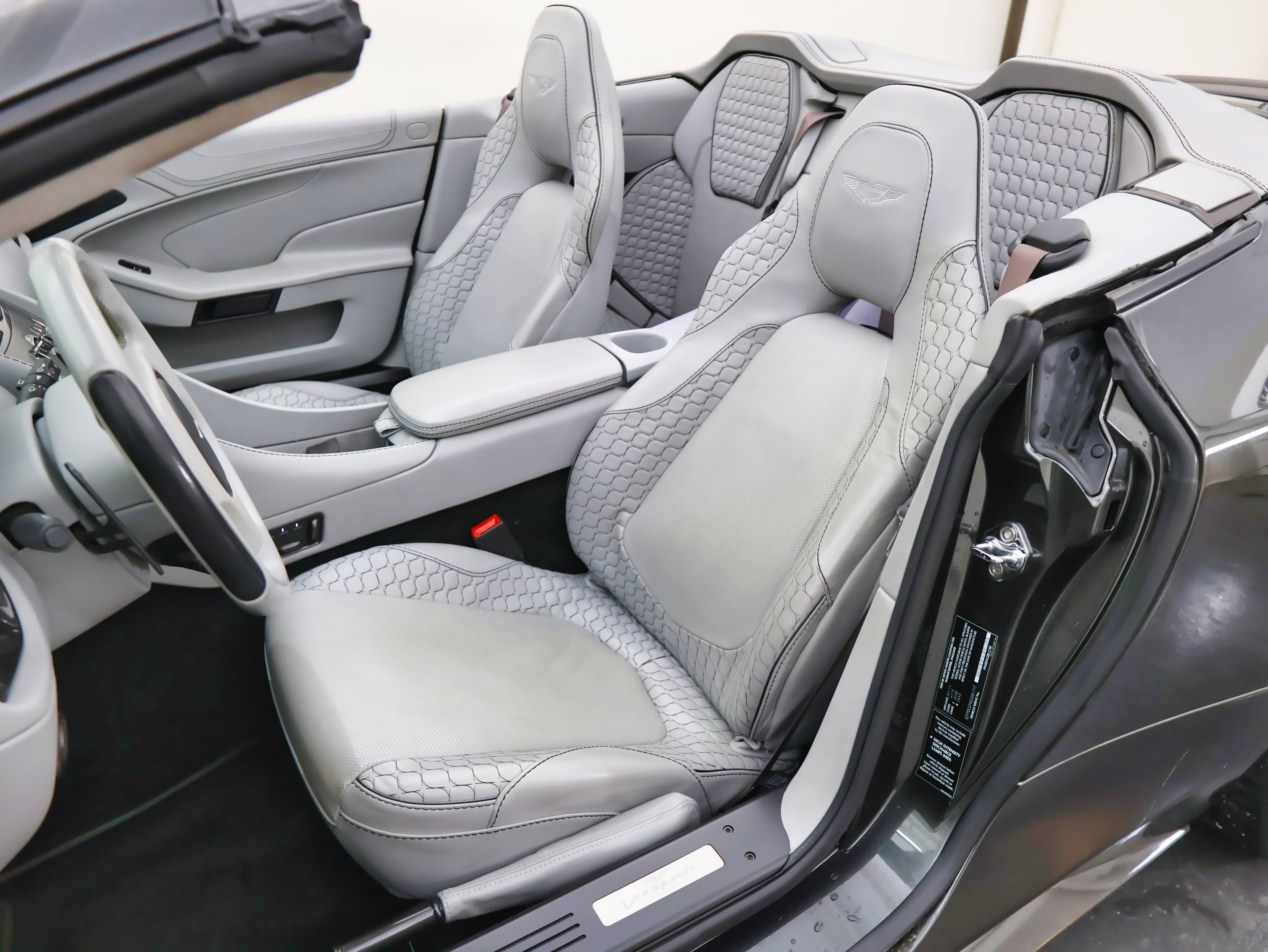 Used 2014 Aston Martin Vanquish Volante image 19