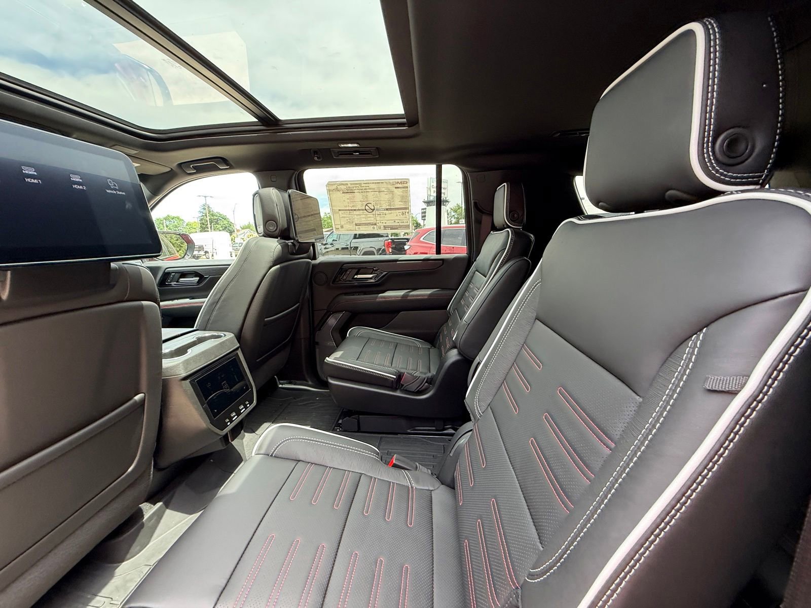 New 2026 GMC Yukon XL AT4 Ultimate w/ LPO, Floor Liner Package AWD/4WD image 5