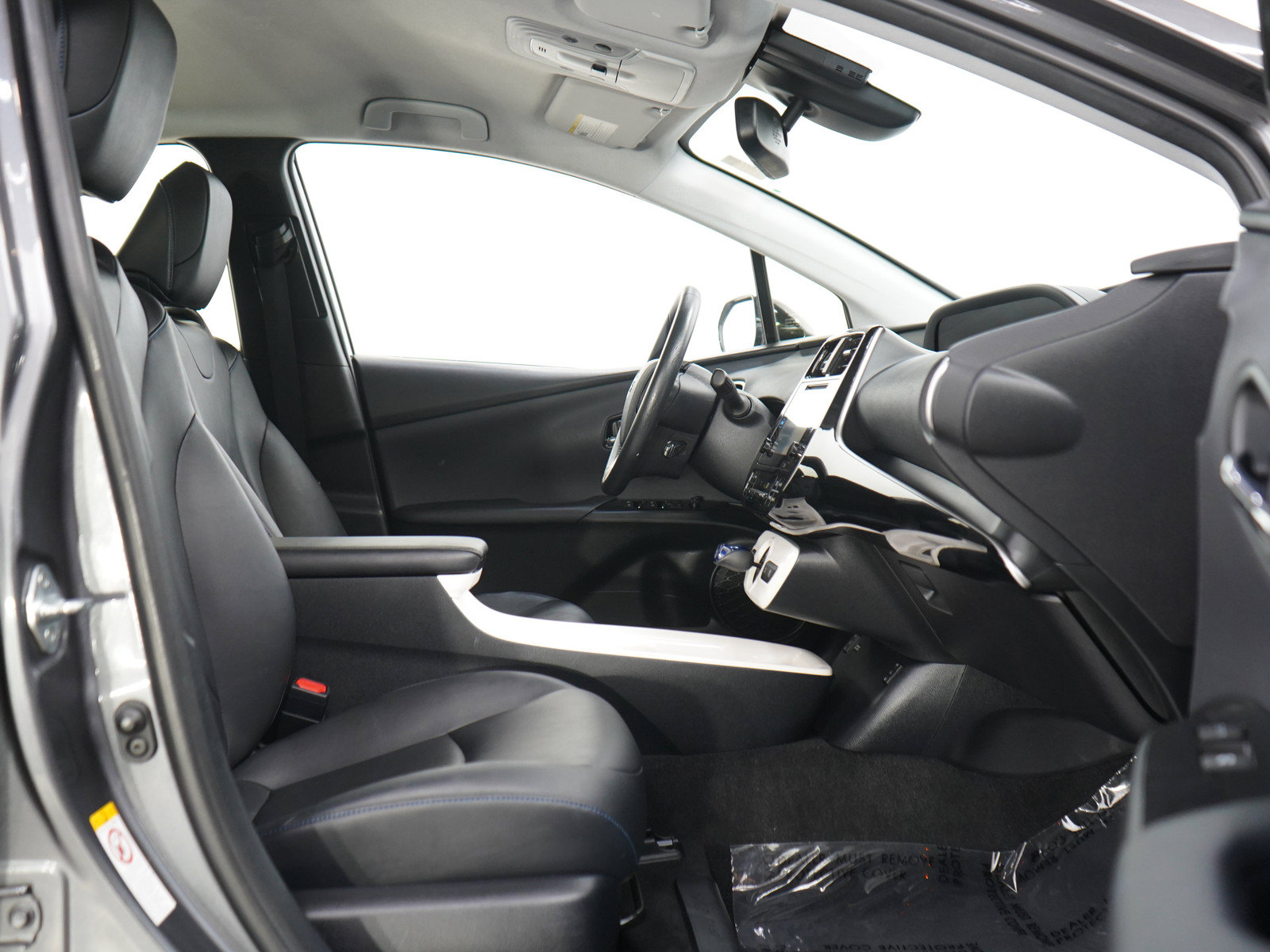 Used 2016 Toyota Prius Four Touring FWD image 11
