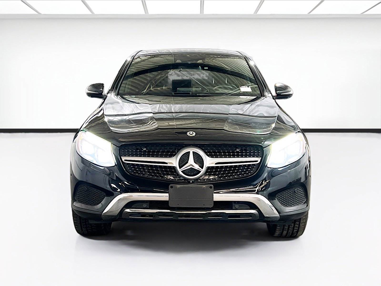 Used 2019 Mercedes-Benz GLC 300 4MATIC Coupe w/ Multimedia Package image 2