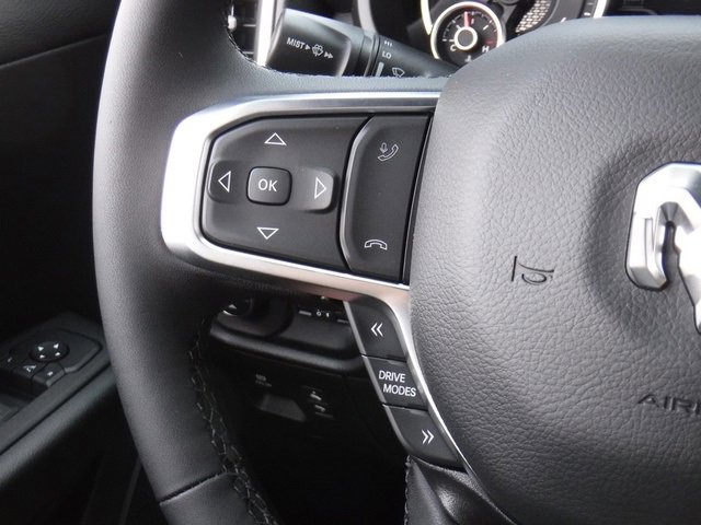 New 2026 RAM 1500 4x4 Crew Cab image 33