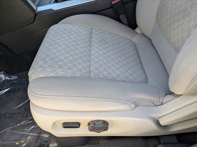 Used 2015 Ford Explorer XLT image 11