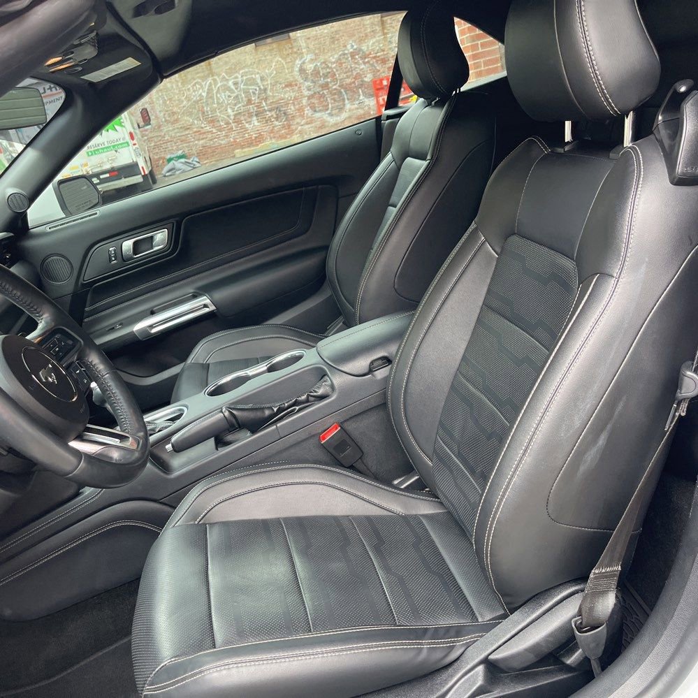 Used 2018 Ford Mustang GT Premium w/ Equipment Group 401A RWD image 9