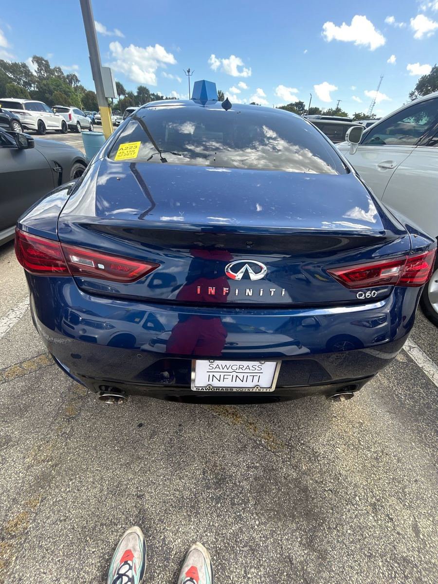 Used 2017 INFINITI Q60 3.0t w/ Premium Plus Package 3.0T RWD image 9