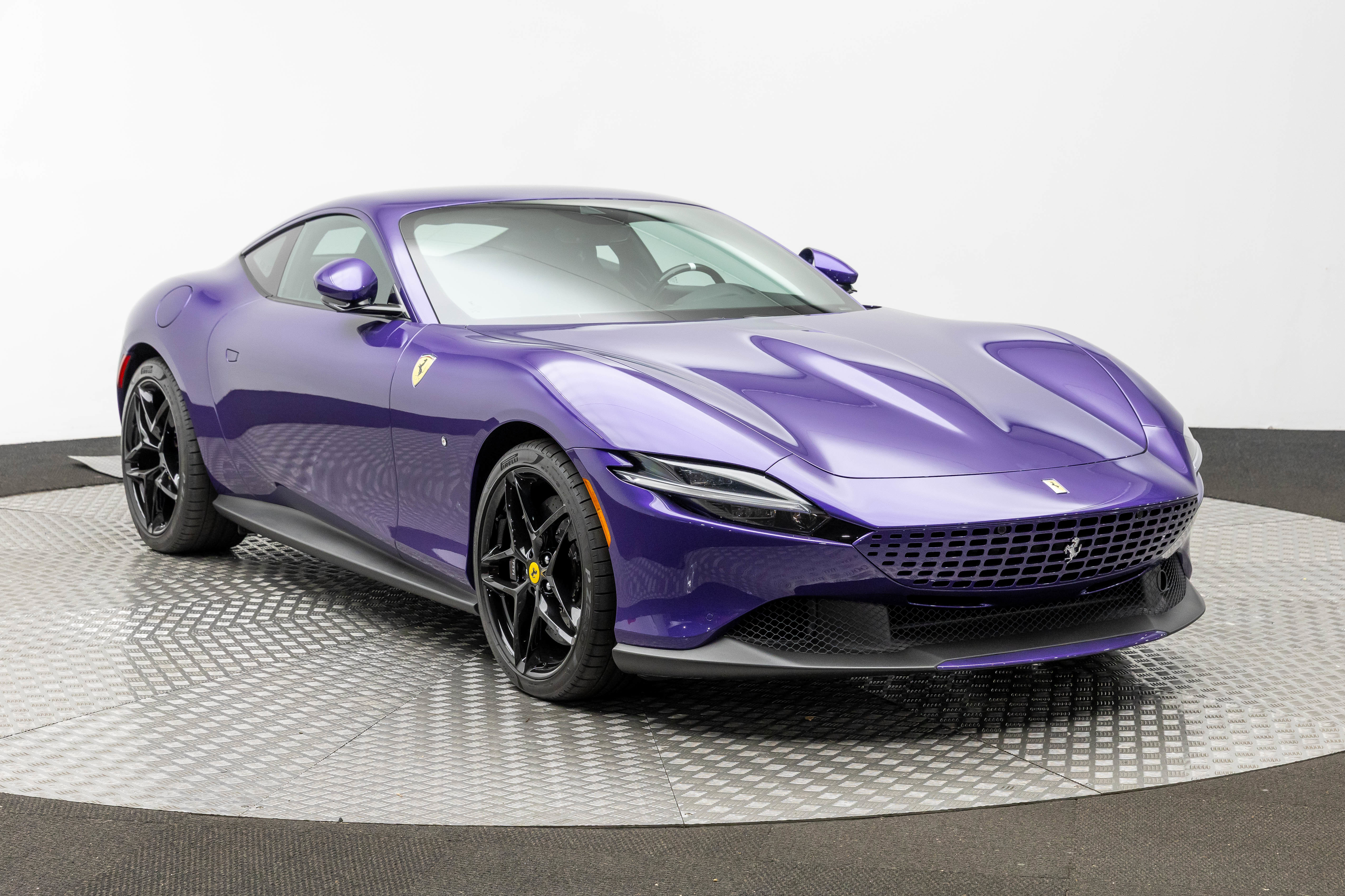 Used 2024 Ferrari Roma RWD image 11