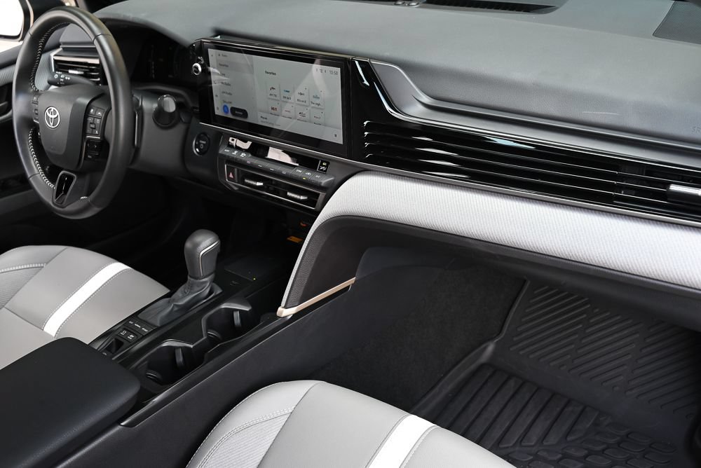 Used 2025 Toyota Camry SE w/ Multimedia Upgrade Package FWD image 12