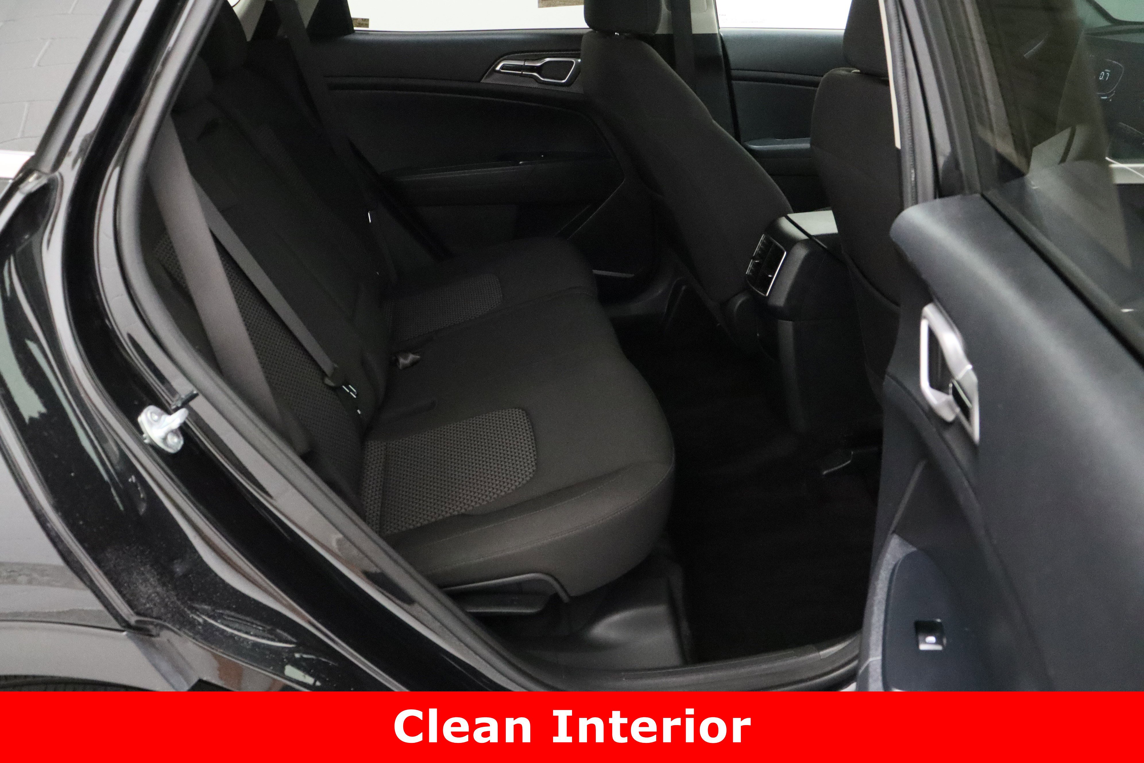 Used 2024 Kia Sportage LX image 32