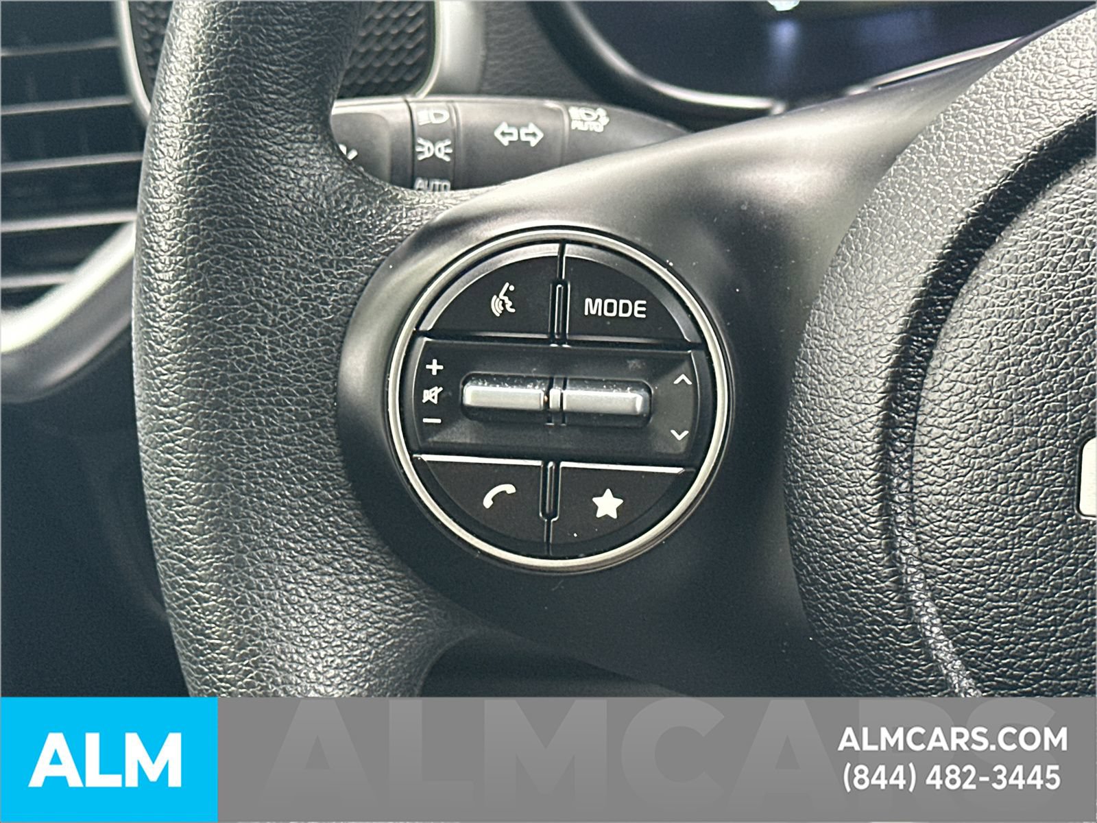 Used 2025 Kia Soul LX w/ LX Technology Package FWD image 28